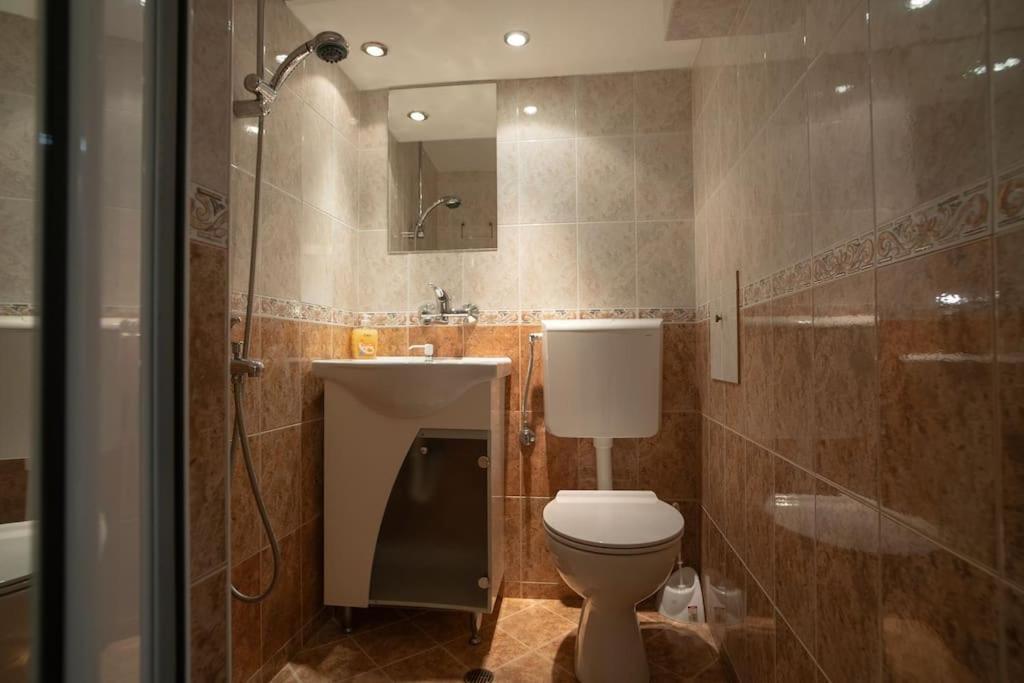 סופיה Studio With Courtyard Just Steps Away Vitosha Str מראה חיצוני תמונה